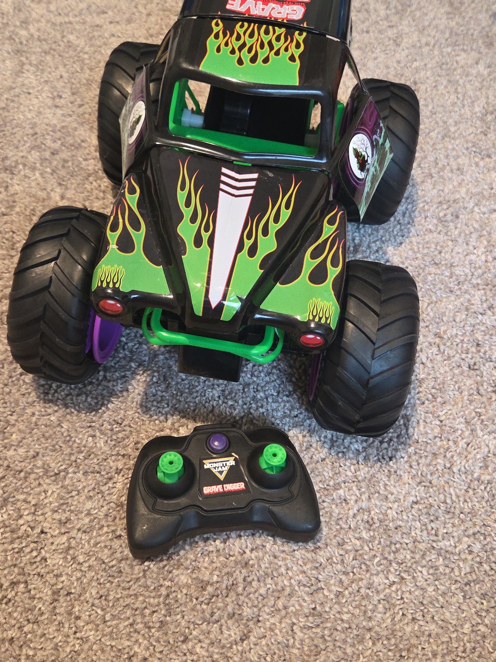 Remote Control Monster Truck - Black & Green - Picture 2 of 4